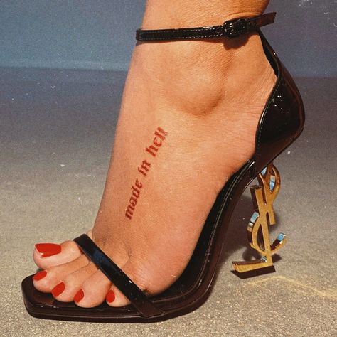 Tattoo Bein Frau, Small Foot Tattoos, Foot Tattoos For Women, Red Ink Tattoos, Red Tattoos, Stylist Tattoos, Ysl Heels, Discreet Tattoos, Dainty Tattoos