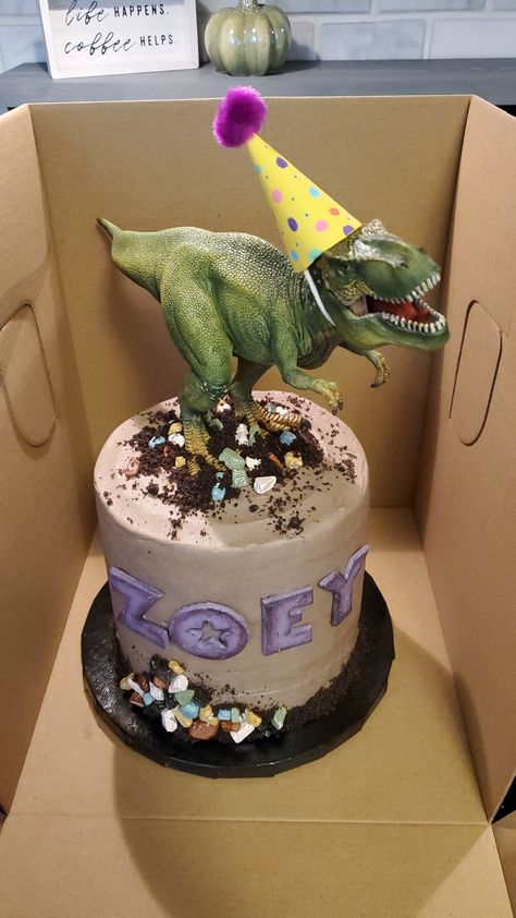 T Rex Head Cake, T Rex Birthday Cake Diy, T Rex Ranch Birthday Cake, Big Dinosaur Cake, Trex Cake Ideas, Dinosaur Cake 5th Birthday, Spiderman Dinosaur Cake, T Rex Cake Easy, Dinosaur Eating Cake