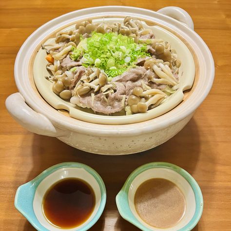 Donabe Recipes presented by TOIRO Donabe Recipe, Steamed Pork, Pork And Cabbage, Nice Recipes, Shabu Shabu, Garlic Sauce, Vegan Options, Hot Meals, Rice Vinegar