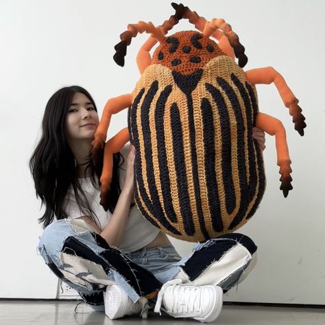 Alexandria Masse, Potato Beetle, Bug Sculpture, Giant Crochet, Diy Crochet Projects, Crochet Art, Crafty Things, Amigurumi Doll, Diy Crochet