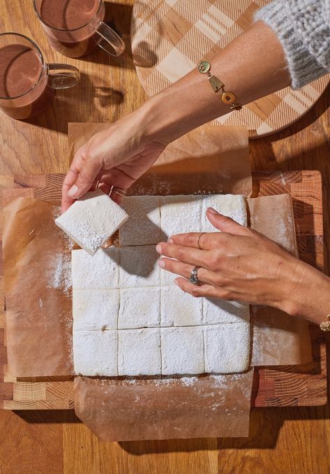 MAPLE MARSHMALLOWS — Aubree Holmes Maple Syrup Marshmallows, Beef Gelatin Marshmallows, Herbal Marshmallows, Gelatin Marshmallows, Maple Marshmallows, Hot Cacao, Marshmallow Desserts, Grass Fed Gelatin, Cacao Recipes