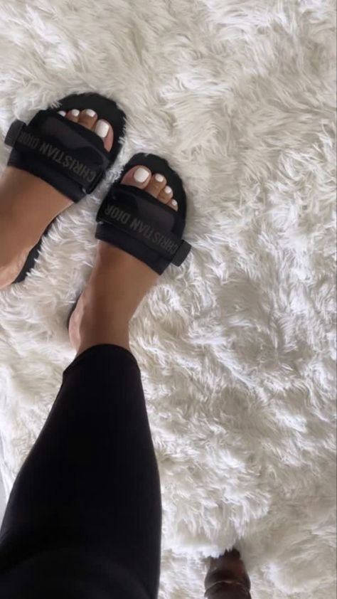 Cute Slides, Pretty Shoes Sneakers, Cute Slippers, Hype Shoes, Girly Shoes, Shoe Inspiration, Shoe Inspo, Cute Sandals, Swag Shoes