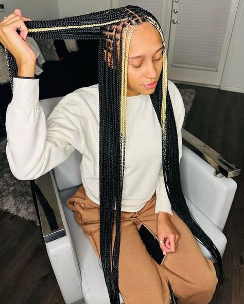 Black Knotless Braids With Blonde Patch, Braids With Blonde Patch, Houston Hair Stylist, Feed In Braids Goddess, Blonde Patch, Hairstyles Knotless Braids, Long Braid Styles, Hairstyles Knotless, Hairstyles Back To School