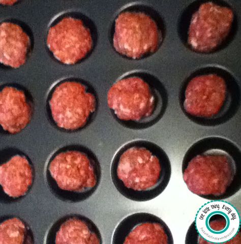 Meatball Muffin Cup, Meatball In Muffin Tin, Muffin Tin Meatballs, Muffin Meatballs, Oven Baked Meatballs Ground Beef, Meatballs In Bbq Sauce, Bacon Wrapped Meatballs, Oven Meatballs, Oven Baked Meatballs