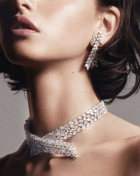 Diamonds In The Rough, Jewellery Photography Inspiration, Creative Jewelry Photography, Mode Editorials, Inexpensive Jewelry, Jewelry Photography Styling, Jewelry Editorial, High Fashion Jewelry, Jewelry Photoshoot