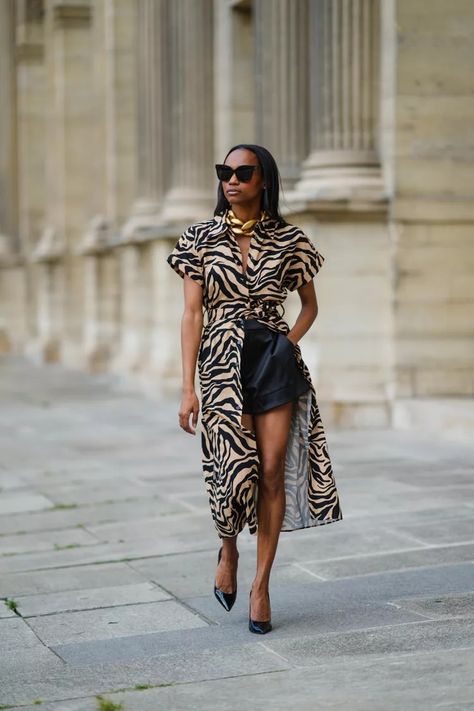 12 Bold Animal Print Outfit Ideas Leopard Outfit Ideas, Zebra Print Clothes, Bright Green Dress, Leopard Outfit, Neutral Capsule Wardrobe, Strapless Tube Dress, Animal Print Pants, Animal Print Outfits, Cardigan Vintage