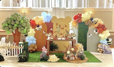 Noah’s Hundred Acre Wood | CatchMyParty.com Winnie Pooh Bebe, Pooh Bebe, Winnie The Pooh Baby Shower, Classic Winnie The Pooh, Baby Shower Party Ideas, Shower Diy, Shower Party Ideas, Pooh Baby, Baby Bear Baby Shower