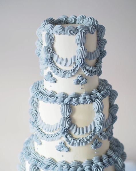 Thrilled to see vintage cakes making a sweet comeback! There's something timeless about the intricate designs, pastel colors, and classic charm that never goes out of style. ❤️ Light Blue Vintage Cake, Blue Vintage Cake, Wedding Cake With Blue, Powder Blue Wedding, Vintage Groom, Vintage Cakes, Wedding Cakes Blue, Cake Inspo, Blue Cakes