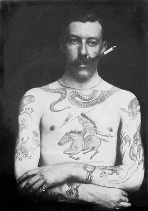 vintage everyday: Tatted Up in Victorian Times: Fascinating Photos Show the Work of One of Britian's First Tattoo Artists Sutherland Macdonald Victorian Tattoo, British Tattoo, Chris Garver, Monami Frost, History Tattoos, William Adolphe Bouguereau, Tattoo People, Arte Punk, Back Of Shoulder Tattoo