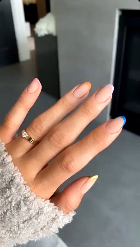 Uñas Kylie Jenner, Kendall Jenner Nails, Kardashian Nails, Kylie Nails, Kylie Jenner Nails, Cute Pink Nails, Summer Acrylic Nails, French Tips, Neon Nails