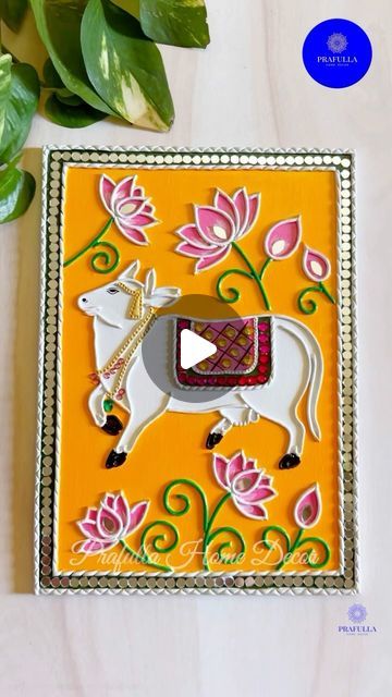 Cow Lippan Art, Pichwai Cow Painting, Pichwai Cow, Krishna Pic, Lippon Art, Dhokra Art, Overall Aesthetic, Pichwai Art, Board Crafts