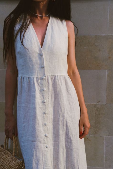 Linen Dress With Buttons, Outfit For Cruise, Linen Dresses Summer Chic, Linen Beach Dress, Dress For Vacation, Linen Dresses Summer, Dress For Beach, Linen Style Fashion, Soft Dresses