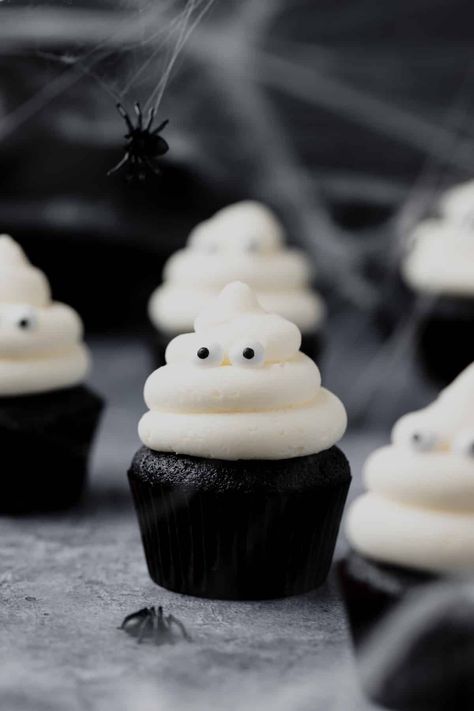 These adorable ghost cupcakes have a tender black velvet cupcake base topped with cream cheese frosting and candy eyes for a fun Halloween treat! Homemade Cannoli Recipe, Black Velvet Cakes, Halloween Cupcakes Decoration, Sage Recipes, Ghost Cupcakes, Candy Eyes, Black Cocoa, Eye Balls, Dutch Cocoa