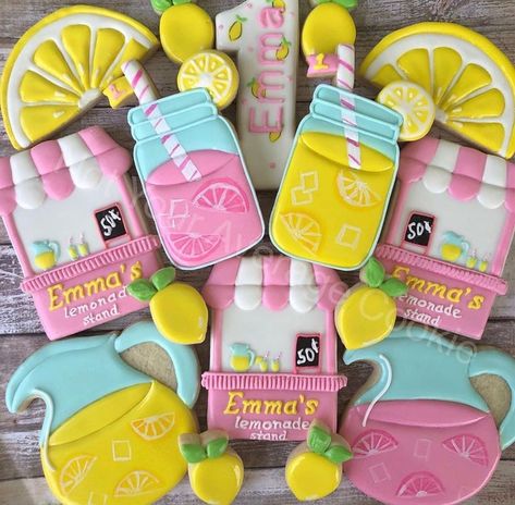 Fun Lemonade cookies by @notyouraveragecookie. Discovered via @boho_fanatic  🤗🍉🍋🌴🌺💕 Fun Lemonade, Lemonade Stand Birthday Party, Pink Lemonade Cookies, Lemonade Cookies, Lemonade Stand Birthday, Diy Lemonade Stand, Kids Lemonade, Diy Lemonade, Pink Lemonade Party