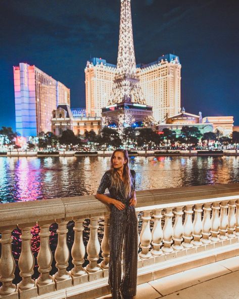 Gambling Outfit Las Vegas, Las Vegas Fall Outfit Ideas, Las Vegas Day Outfit, Las Vegas Picture Ideas, Las Vegas Instagram Pictures, Vegas Poses, Las Vegas Photo Ideas, Lad Vegas, Vegas Day Outfit