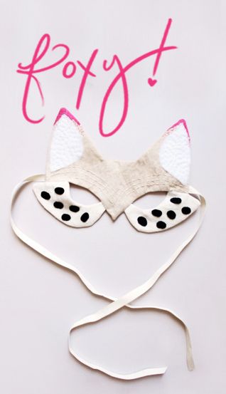 Diy Halloween Masks, Embroidered Mask, Mascaras Halloween, Felt Fox, Cat Mask, Handmade Felt, Halloween Masks, Diy Halloween, Craft Activities