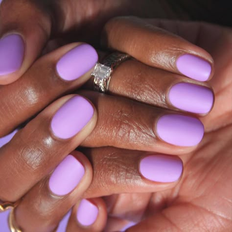 Plain One Color Nails, Lilac Biab Nails, Light Purple Dip Powder Nails, Pastel Gel Nails Short, Lavender Jelly Nails, Nails Trend 2025, Squoval Gel Nails, Spring 2025 Nail Trends, Nail 2025 Trends