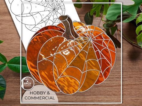 BirchGlass - Etsy Spooky Stained Glass Patterns, Free Stained Glass Patterns Printables, Stained Glass Patterns Free Printables, Stained Glass Halloween Patterns, Spiderweb Pumpkin, Halloween Mosaic, Stained Glass Pumpkin, Spooky Pumpkins, L'art Du Vitrail