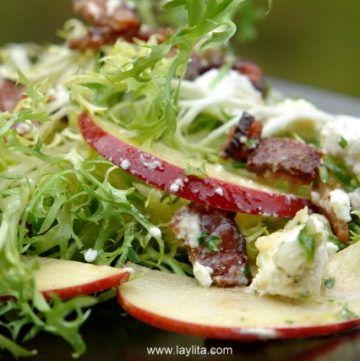 Gorgonzola Recipes, Arugula Salad Recipes, Honey Mustard Vinaigrette, Roasted Walnuts, Reception Food, Salad Sauce, Goat Cheese Salad, Cheese Salad, Arugula Salad