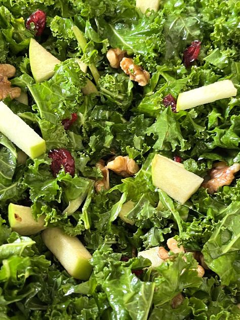 Enjoy a refreshing Kale and Apple Salad recipe that's both healthy and delicious! Packed with nutritious kale, sweet apples, and a tangy dressing. Perfect for any meal. Kale Green Apple Salad, Kale And Apple Salad Recipes, Kale Apple Salad Recipes, Romaine Lettuce Salad Recipes, Apple Kale Salad, Kale Salad With Apples, Kale And Apple Salad, Harvest Salad Recipes, Kale Salad Dressing