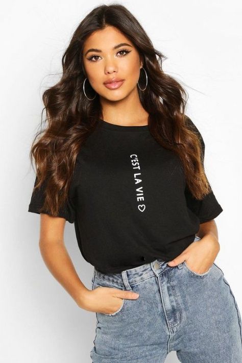 C'Est La Vie Graphic t shirt FR05 Statement T Shirt, T Shirt Trends, La Shirt, Latest T Shirt, Statement Shirt, Pastel Hues, Chunky Sneakers, Trending Tshirts, Boyfriend Fit