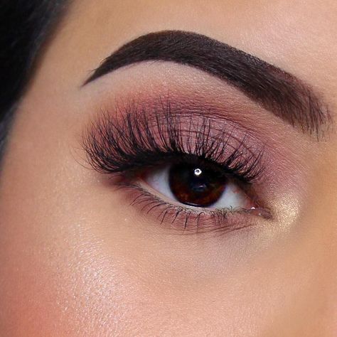 Simple makeup for borwn eyes Dusty Pink Makeup Eye, Smoky Mauve Eye Makeup, Pinkish Brown Eyeshadow, Mauve Bridal Makeup Dusty Rose, Dusty Pink Eyeshadow, Dusty Rose Bridal Makeup, Mauve Eyeshadow Looks Brown Eyes, Dusty Pink Eye Makeup, Dusty Rose Eye Makeup