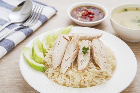 How to Steam Chicken for Healthy Eating Steamed Chicken Breast, Steam Chicken Recipe, Steam Chicken, Healthy Chicken Marinade, Rice Diet, Menu Sarapan Sehat, Boiled Chicken Breast, Steamed Chicken, Steam Recipes