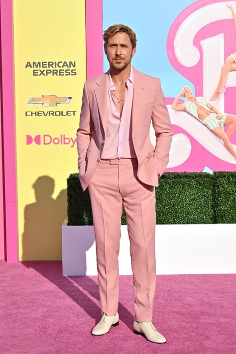 In Hollywood, Mattel is squaring off against the Manhattan Project—and it’s making for some diametrically opposed premiere ’fits. Barbie Movie Premiere, Ryan Gosling Barbie, Margot Robbie Ryan Gosling, Movie Premiere Outfit, Barbie Premiere, The Fall Movie, Barbie Convention, Celeb Icons, Barbie 2023