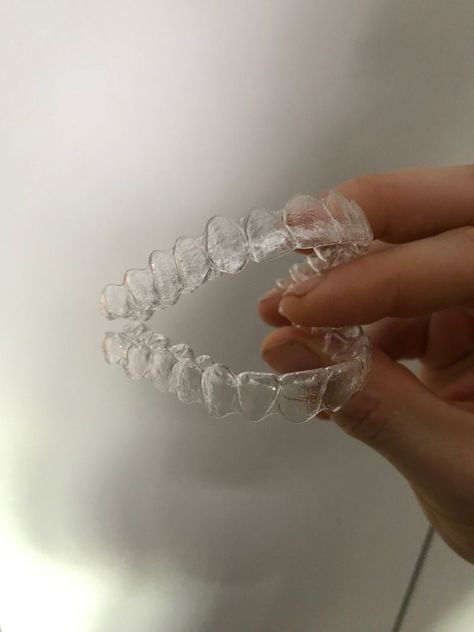 Aligners Aesthetic, Invisalign Aesthetic, Smile Tips, Teeth Aesthetic, Dental Images, Teeth Alignment, 11 Stranger Things, Invisible Braces, Medical School Life