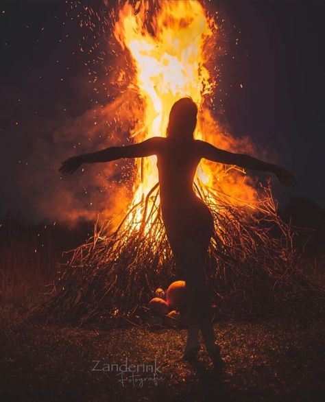 Rebirth Aesthetic, Dancing Alone, Witches Dance, Tory Vega, Fire Goddess, Zodiac Academy, Under The Moonlight, Fire Photography, Goddess Energy