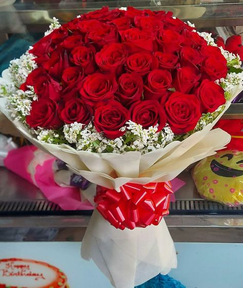 *Rose Day Special* It is the day when you send roses to everyone you love to let them know how much you love them Order now!! +91 9671586866 #ValentinesDay2021 #valentines #valentinesgift combo #AACD Rose Day Special, Hotel Flower Arrangements, Red Rose Love, Love Rose Flower, Rose Flower Arrangements, Rose Day, Good Morning Flowers Rose, Rose Flower Pictures, Rose Flower Wallpaper