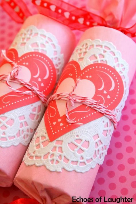 Paper Towel Crafts, Valentine Favors, Toilet Roll Craft, Pretty Crafts, Diy Toilet, February Valentines, Toilet Paper Roll Crafts, Paper Roll Crafts, Paper Rolls