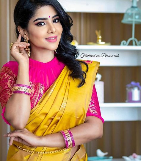 Designer Blouse Ideas, Best Necklace, Keep Me Stylish, Indian Sari Dress, Blouse Ideas, Sari Dress, High Neck Blouse, Designer Blouse, Indian Sari