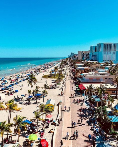 Credit to @4martymcfly ➖➖➖➖➖➖➖➖➖➖➖➖➖➖➖➖➖ Hollywood Boardwalk ➖➖➖➖➖➖➖➖➖➖➖➖➖➖➖➖➖ #hollywoodfl #ftlauderdalebeach #travelgram #drone… Hollywood Florida Boardwalk, Miami Boardwalk, Hollywood Florida, Hollywood Fl, Old Florida, Miami Florida, Dolores Park, Miami, Florida