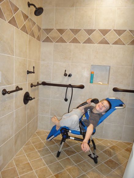 Shower Wheelchair, Roll In Showers, Accessible House, Accessible Bathroom Design, Disabled Bathroom, Ada Bathroom, Accessible Bathroom, Concrete Stairs, Planning Printables