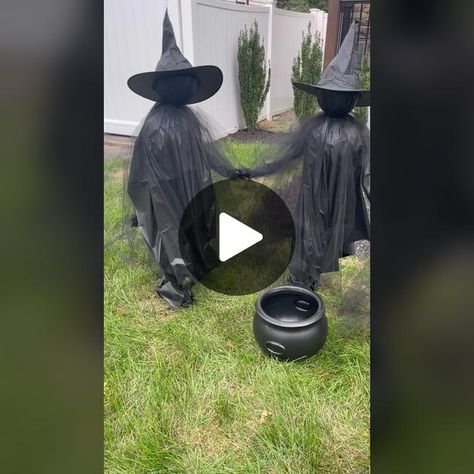 Diy 3 Witches Holding Hands, Trash Bag Witches Diy, Lawn Witches Diy, How To Make A Witch, Diy Yard Witches, Witch Diy Decoration, Diy Witch Decorations Outdoor, Diy Witch Decor, Witches Diy