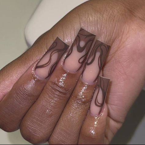 Dark And Light Brown Nails, Concert Nails Ideas Short, Khaki Nails Acrylic, New Set Acrylic Nails, Chocolate Swirl Nails, Fall Nails Ideas Short, Earth Tone Nail Designs, Black And Brown Nails Design, Brown Short Acrylic Nails