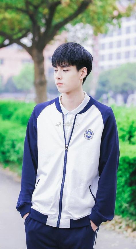 Jiang Chen x Hu Yi Tian Hu Yi Tian, Cute Backgrounds For Iphone, A Love So Beautiful, Chinese Movies, Flower Boys, Chinese Boy, Cute Actors, Man Crush, Baku