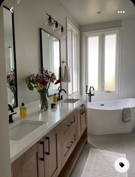 Makeover Kamar Mandi, Bilik Air, Large Bathroom, Bathroom Redesign, Master Bath Remodel, Modern Farmhouse Bathroom, Bathroom Remodel Designs, Bathroom Remodel Shower, Bathroom Inspiration Decor