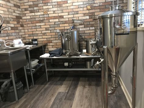 Home Brewery Design, Basement Brewery, Brew Room, Basement Bars, Beer Brewing Equipment, Brewery Design, Home Brewery, Wine Expert, Brewing Equipment