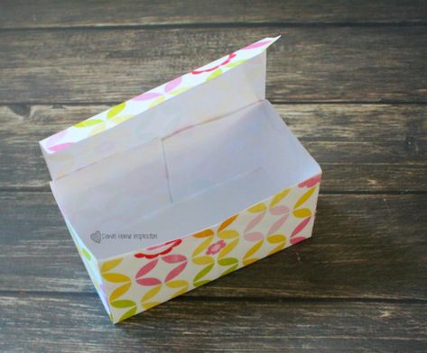 Paper Plate Box, Box Making Tutorial, Paper Box Tutorial, Homemade Gift Boxes, How To Make A Gift Bag, Treat Packaging, Diy Scrapbook Paper, Paper Box Diy, Paper Boxes