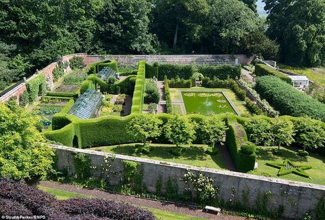 Georgian country house with one of England's finest private gardens - amazing walled garden...  May 2020 Georgian Walled Garden, Georgian Garden, Highgrove Garden, Georgian Country House, Inspiring Gardens, Garden Museum, English Country Manor, Italian Gardens, High Country Gardens