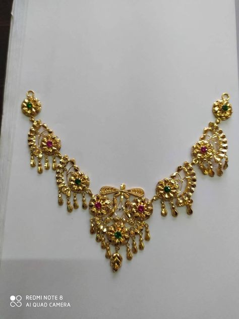 Bengali Gold Jewellery Necklaces, Gold Necklace Bengali Design, A Sirkar Jewellers Gold, Bengali Gold Necklace Designs, Gold Set Design, Necklace Set Indian Bridal Jewelry, Wedding Jewellery Designs, Unique Gold Jewelry Designs, Gold Bridal Necklace