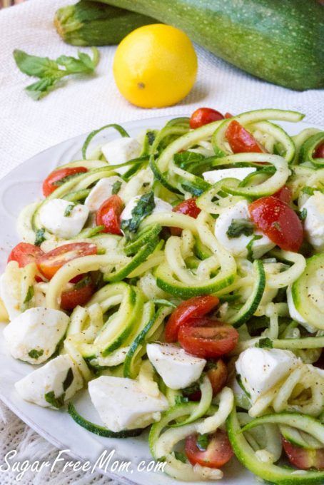 caprese zucchini1 (1 of 1) Noodle Pasta Salad, Zucchini Noodle Pasta, Zoodle Recipe, Salad Caprese, Zucchini Noodles Salad, Salad Taco, Noodle Pasta, Zucchini Noodle, Keto Lasagna