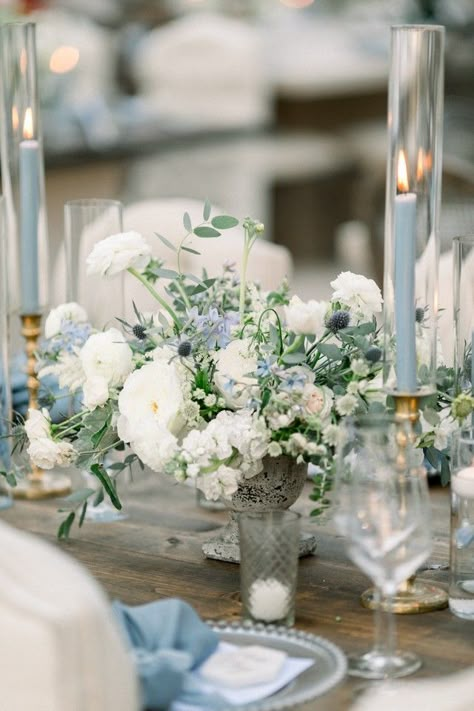 Aisle Planner Inspo La Jolla Wedding, Aisle Planner, Blue White Weddings, Nantucket Wedding, Blue Bridal Shower, Light Blue Wedding, Blue Themed Wedding, Blue Wedding Flowers, Round Tables