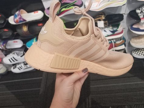 A female caucasian hand holding a light pink/peach toned Adidas running shoe in a shoe store Adidas Aesthetic, Running Shoes Adidas, Millenial Pink, 2023 Aesthetic, Adidas Running Shoes, Aesthetic Tumblr, Rocker Style, Adidas Running, Shoes Adidas