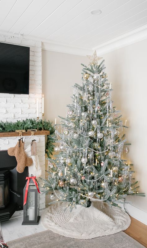 Silver Garland Christmas Tree, Flocked Christmas Tree With Tinsel, Christmas Tree Inspiration Tinsel, Christmas Tree With Tensil, Tinsle Tree, Home Design And Decor Angie Bailey, Glass Bead Garland Christmas Tree, White Tinsel Christmas Tree, Tinsel On Flocked Tree