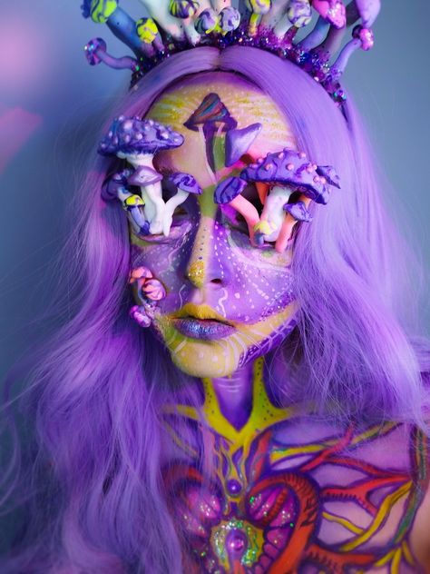 Psychodelic mushroom sfx Mushroom Makeup Looks, Mushroom Makeup, Halloween Series, Sfx Makeup, Months Of The Year, Powder Puff, Months In A Year, Makeup Art, Body Painting