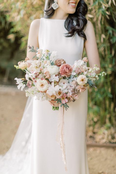 Wide Bridal Bouquet, Garden Style Wedding Bouquet Fall, Organic Wedding Bouquet, Petite Bridal Bouquet, Wedding Pantone, Garden Style Bouquet, Autumn Wedding Bouquet, Neutral Bouquet, Elopement Nyc