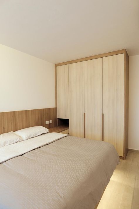 Check out this Scandinavian-style HDB Bedroom and other similar styles on Qanvast. Scandinavian Single Bedroom, Muji Bedroom Ideas, Bedroom 18m2, Minimalist Bedroom Design Japanese Style, Minimalist Muji Bedroom, Muji Style Interior Bedrooms, Scandavian Bedroom, Muji Home Bedroom, Japanese Scandinavian Bedroom